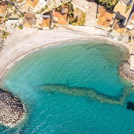 Seaside Family Haven - Avia'S Spacious Getaway Avía Exterior foto